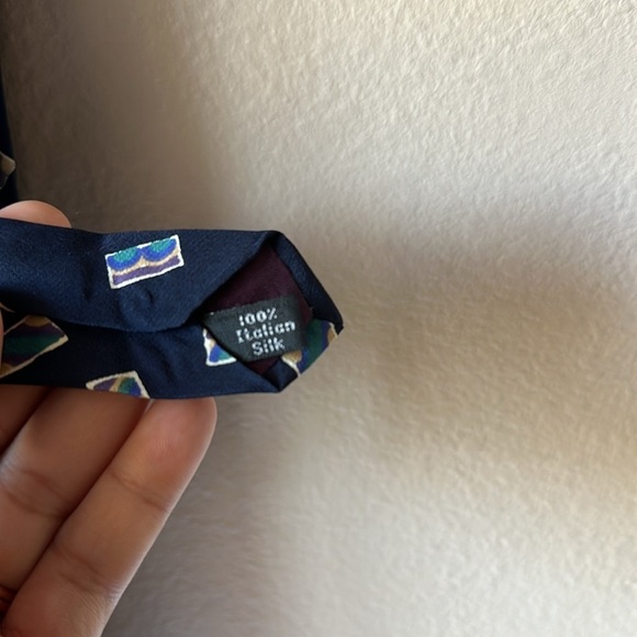 BUGATTI 100% Italian Silk Neck Tie - Picture 6 of 6